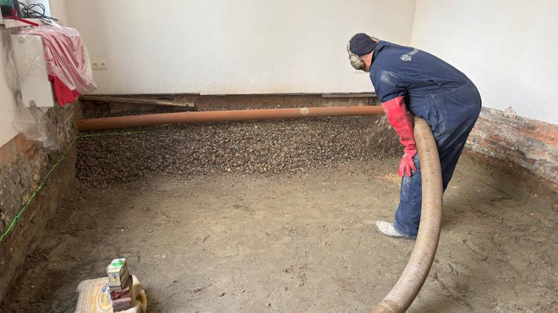 Ecoschelp en CaNaDry Kalkhennep – Vloeropbouwen